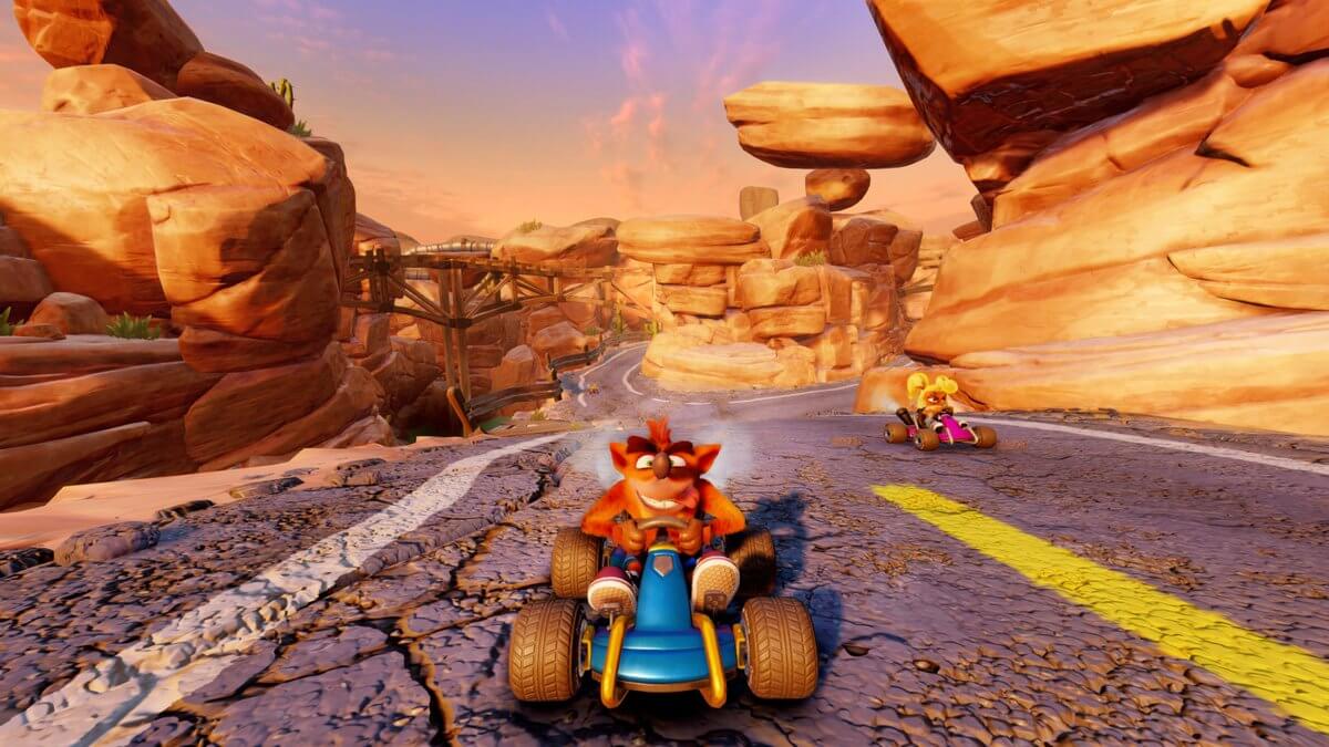Screenshot da pista Dingo Canyon no Crash Team Racing Nitro-Fueled