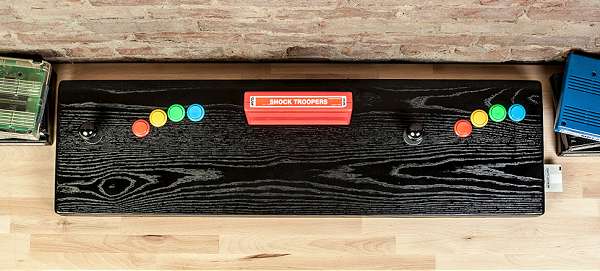 Analogue NEO é um Neo Geo com gabinete em madeira
