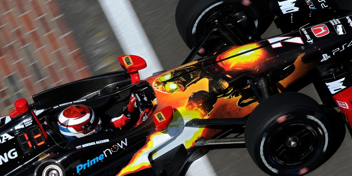 Doom patrocina carro na Indy 500