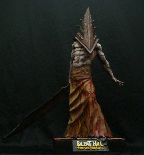 Mi escultura de Pyramid Head…